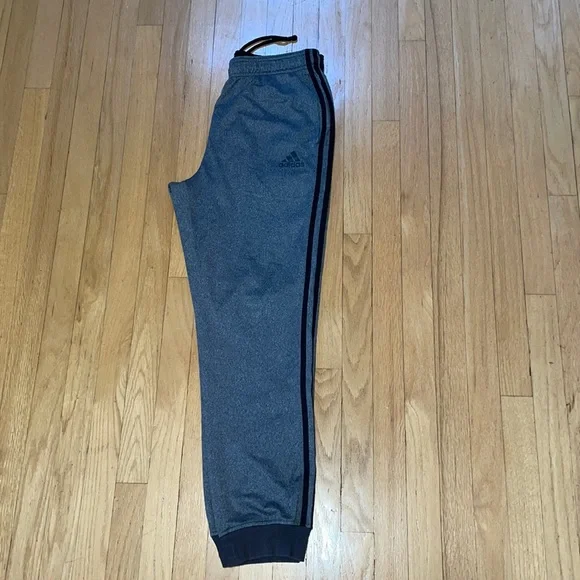 🎉HP🎉 ADIDAS Men’s Sweatpants in EUC - Picture 3 of 10